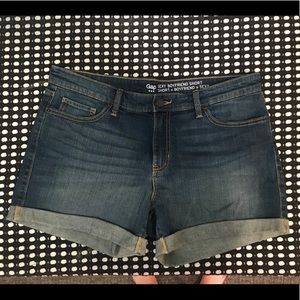 Gap sexy boyfriend short 12